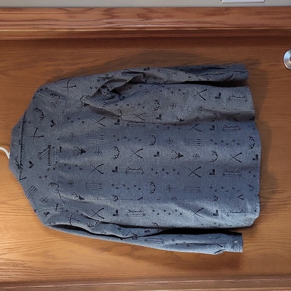 Womens Legendary Whitetails button down - Picture 3 of 4